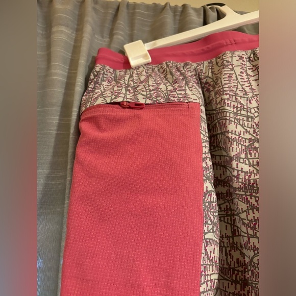 Grey and Pink Size Medium Lululemon Men's Pace Breaker Linerless Running Shorts - Picture 5 of 6